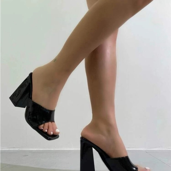 Heels - Picture 2 of 3